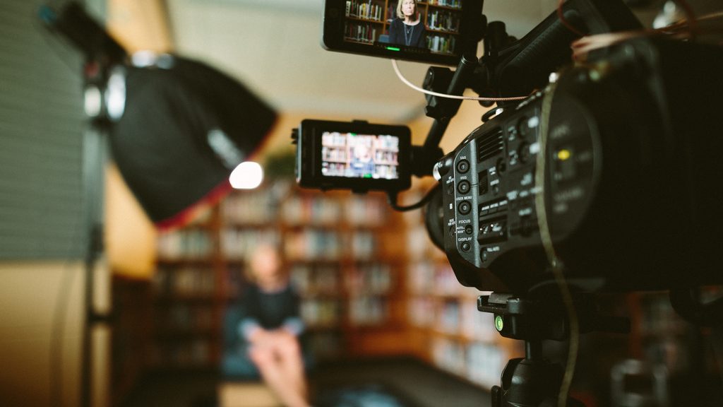 Podcast – Porno éthique : dans l’intimité d’un tournage pensé sans prédation